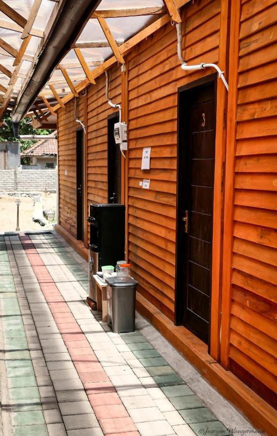 Mandalika Queen Hostel Kuta  외부 사진